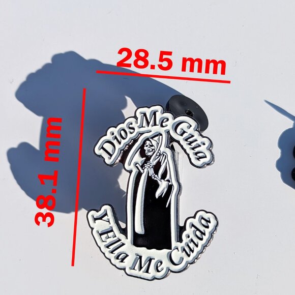 Pin Santa Muerte Pin for Caps Clothing Enamel Badge Dios me Guia Pin Death Pin - Picture 7 of 7